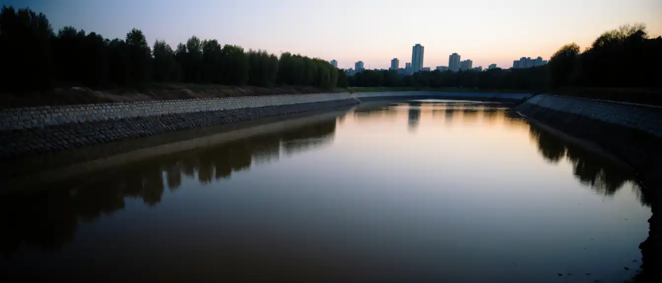 Вторая жизнь юго-западных водоемов: в Москве завершили очистку Воронинских прудов