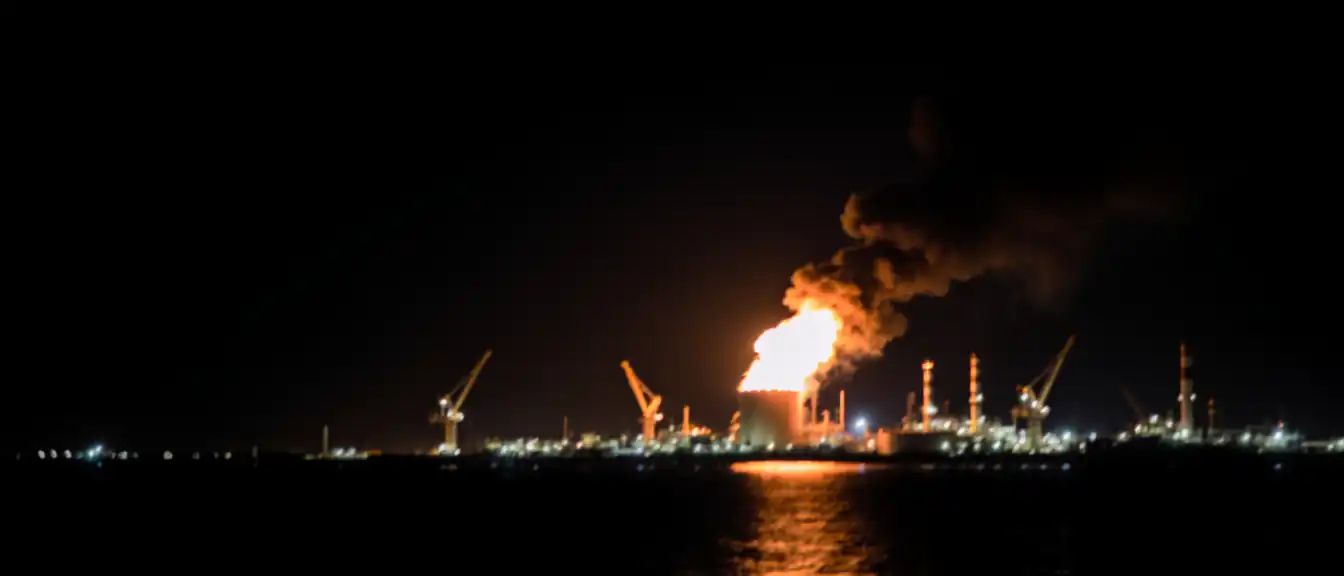 Огненный след над Джизаном: саудовский гигант Aramco под прицелом хуситов