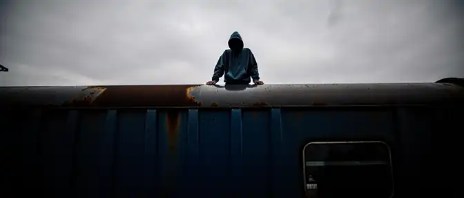 Полиция расследует гибель несовершеннолетнего подростка на крыше поезда на станции Печатники